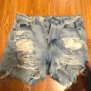 American eagle size 6 mom shorts, ripped detailing